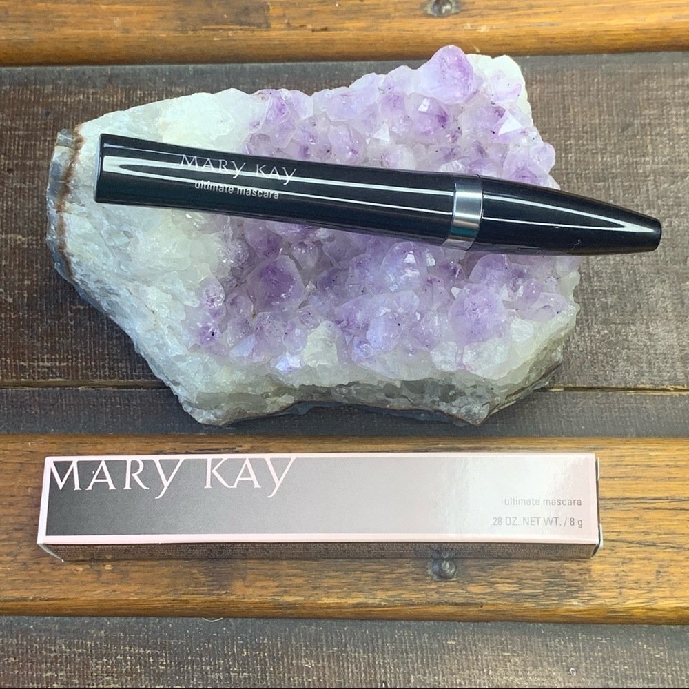 Mary Kay Ultimate Mascara - Black, Volumizing, thick, lashes, eyelashes, NIB